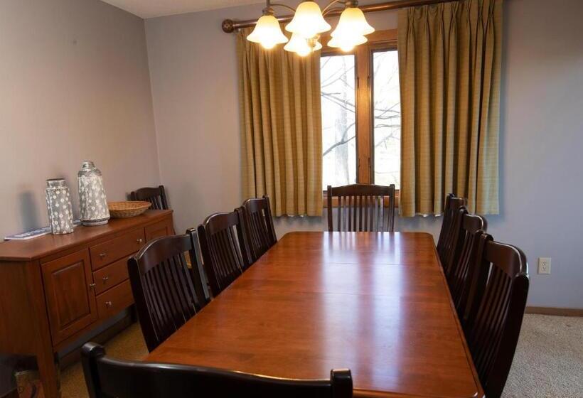 فندق Okemo Mountain Lodging