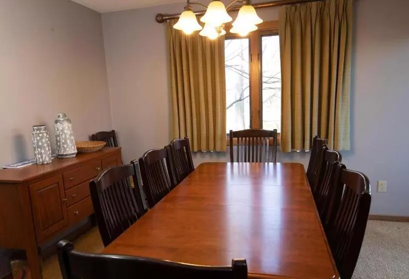 Hotelli Okemo Mountain Lodging