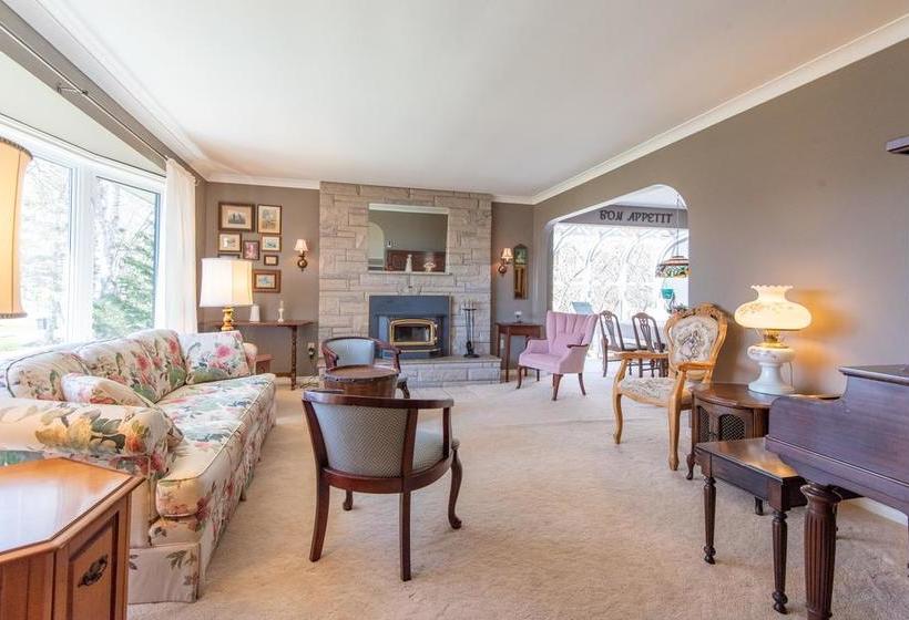 مبيت وإفطار Chez Nous