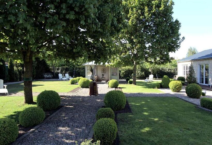 Отель Green Cottage