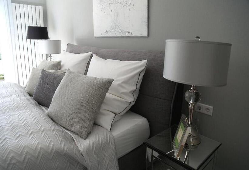 Отель Green Cottage