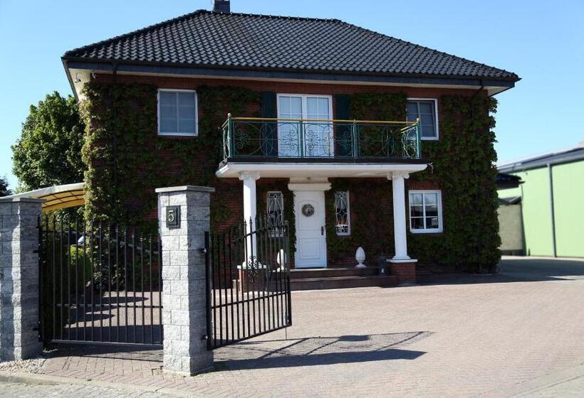 Отель Green Cottage