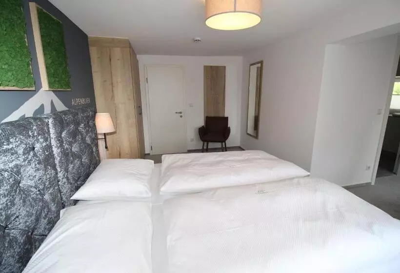 Hotelli Landgasthof Alpenblick An Der Wutachschlucht Südschwarzwald