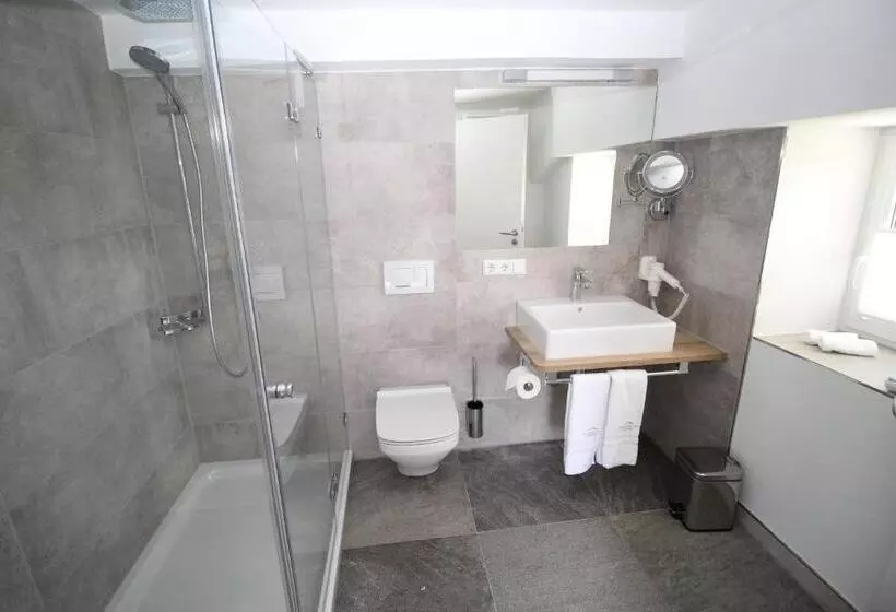 Hotelli Landgasthof Alpenblick An Der Wutachschlucht Südschwarzwald