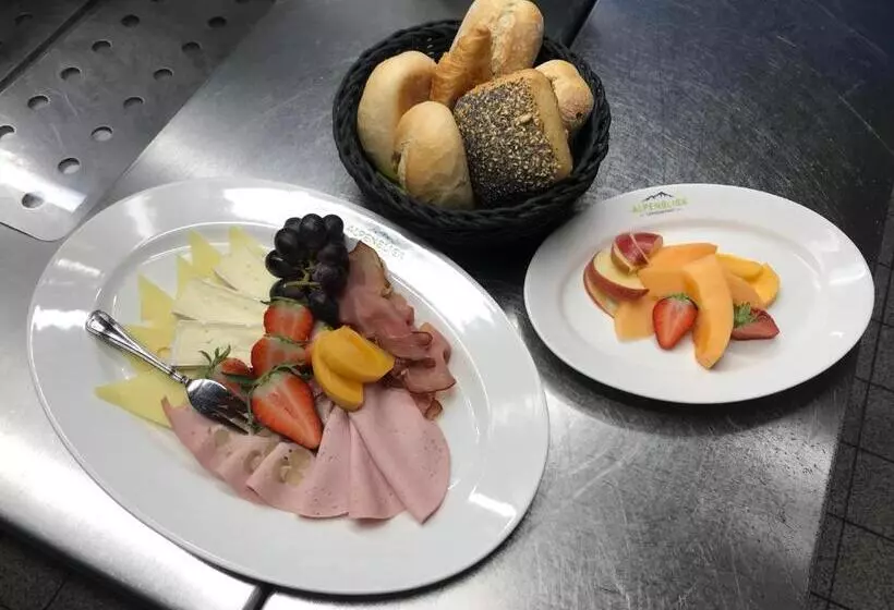 Hotelli Landgasthof Alpenblick An Der Wutachschlucht Südschwarzwald