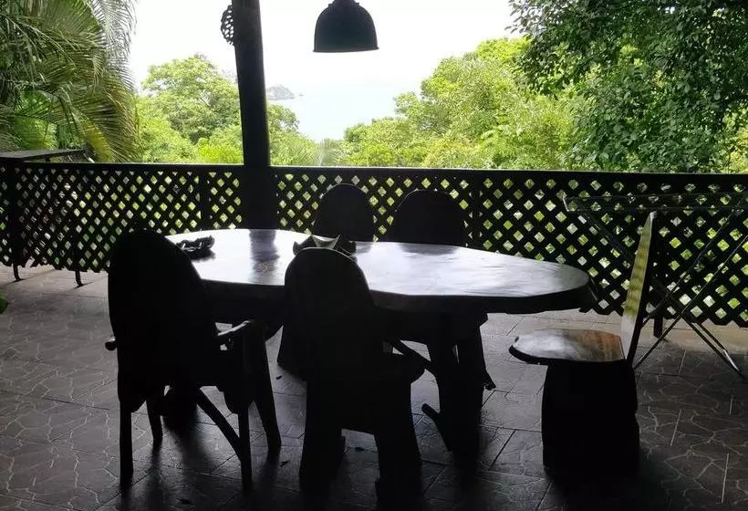 Hotelli Manuel Antonio Park House  Adults Only