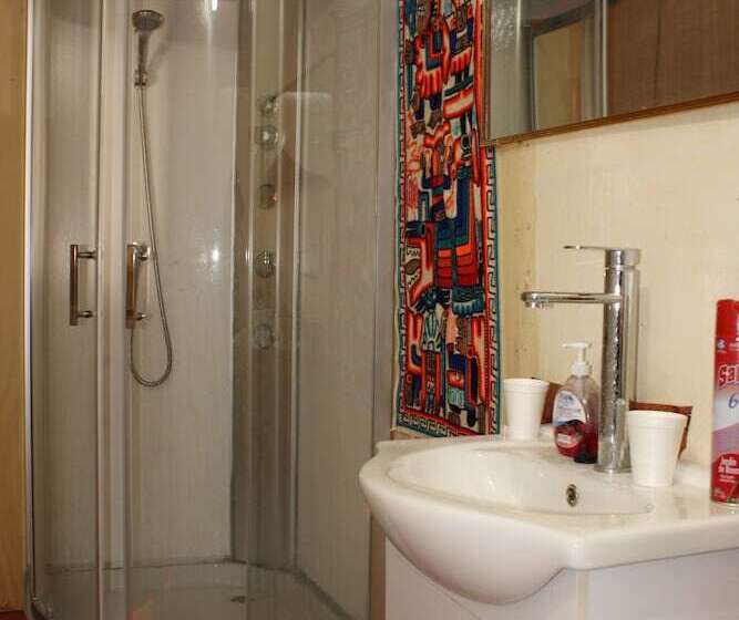 ホテル Titicaca Floating Lodge