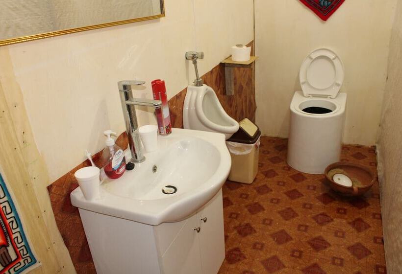 ホテル Titicaca Floating Lodge