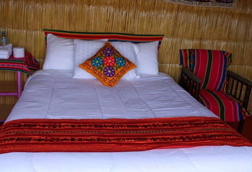 ホテル Titicaca Floating Lodge