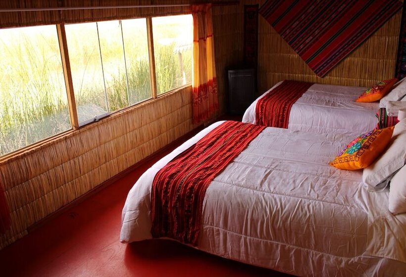 ホテル Titicaca Floating Lodge