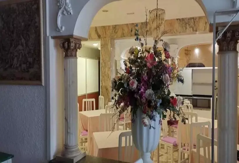 簡易ホテル Valles