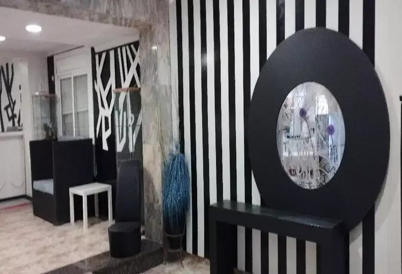 簡易ホテル Valles