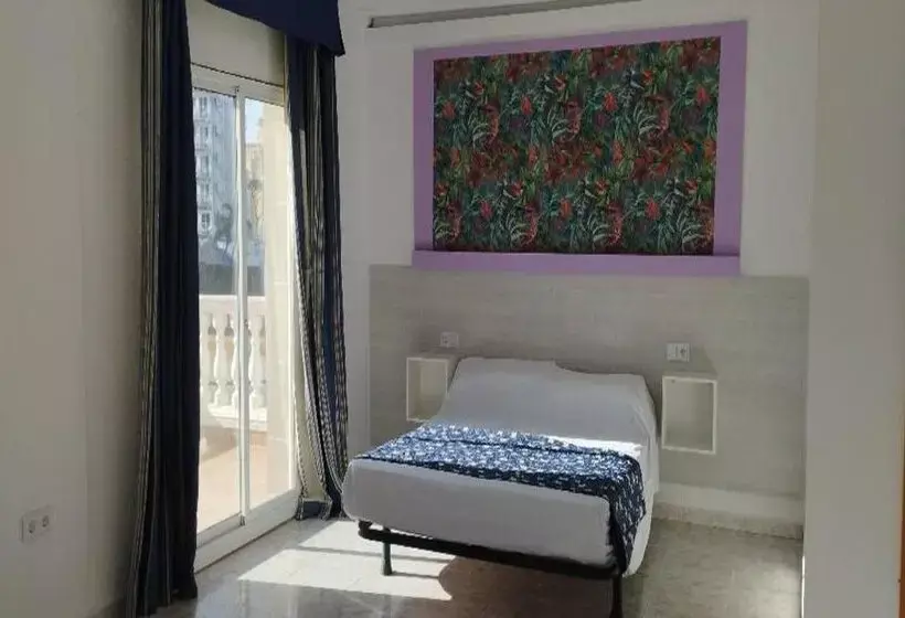 簡易ホテル Valles