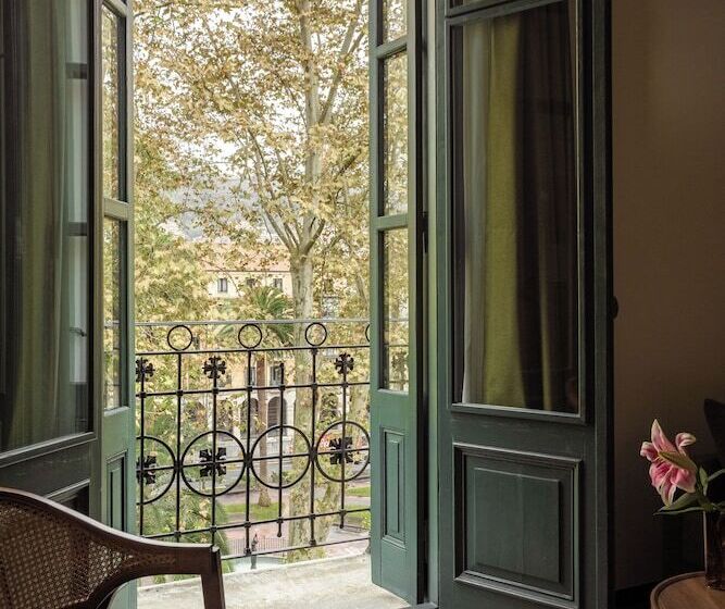 Batimont Suites & Apartments