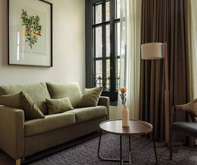 Batimont Suites & Apartments