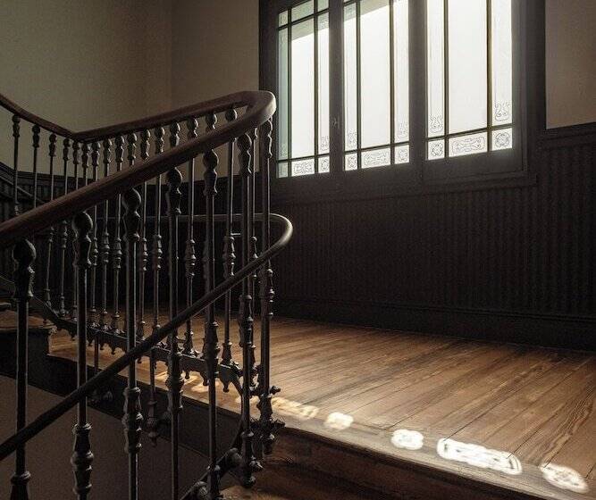 Batimont Suites & Apartments