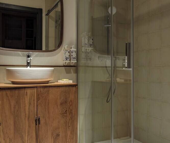 Batimont Suites & Apartments