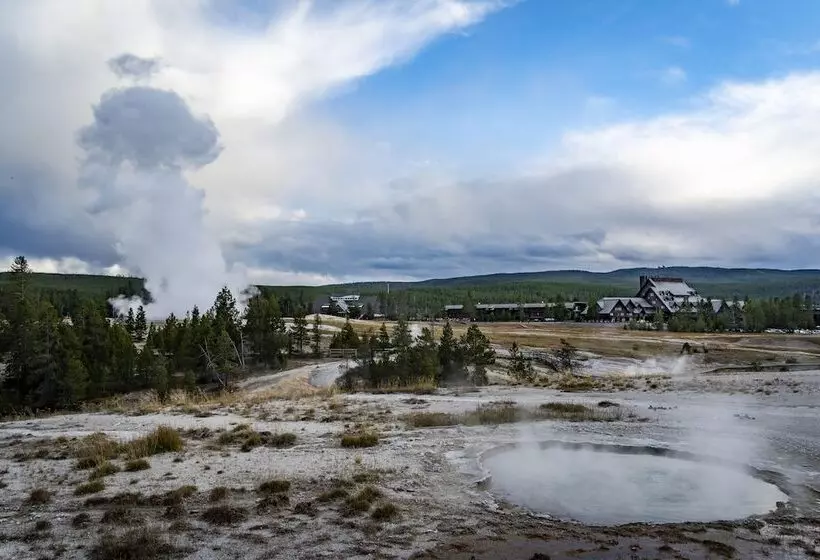 Hotelli Old Faithful Inn Inside The Park