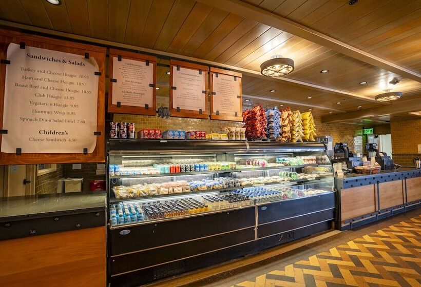 فندق Old Faithful Inn Inside The Park