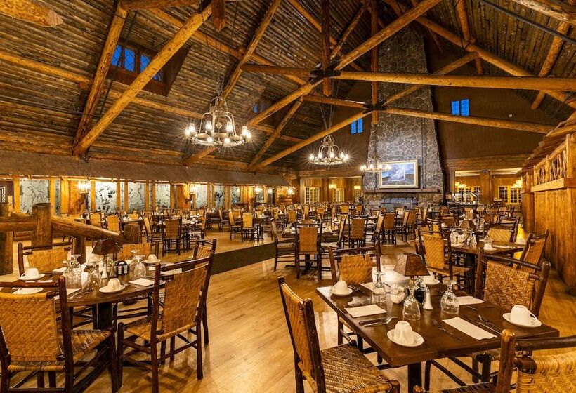 فندق Old Faithful Inn Inside The Park