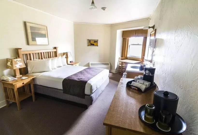 Hotelli Old Faithful Inn Inside The Park