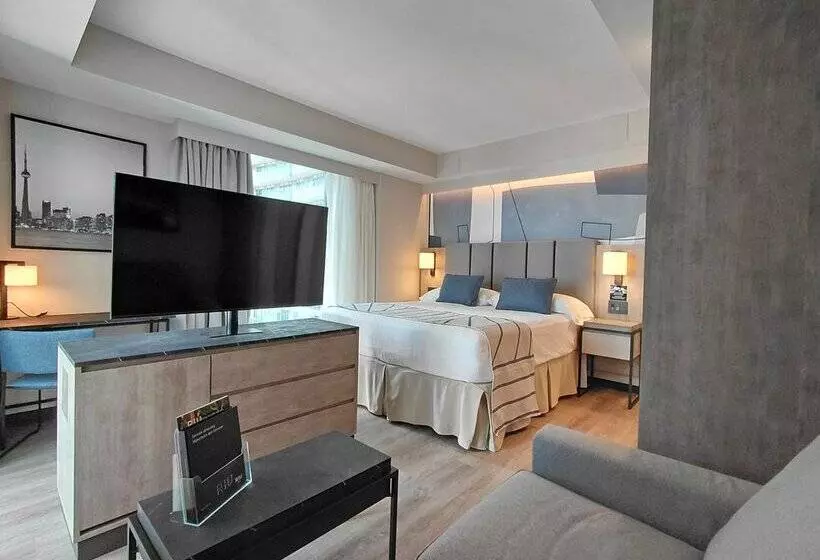 Hotel Riu Plaza Toronto