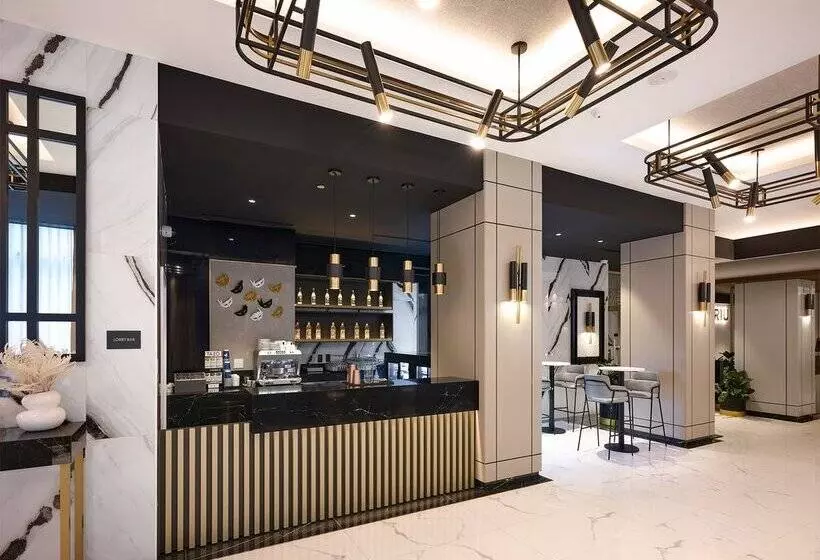 Hotel Riu Plaza Toronto