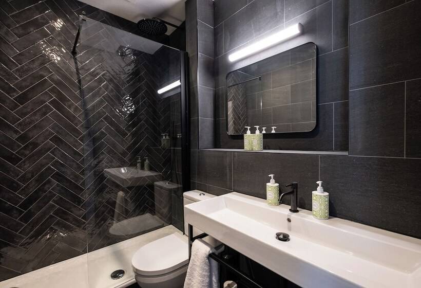 בית מלון כפרי The Stroud