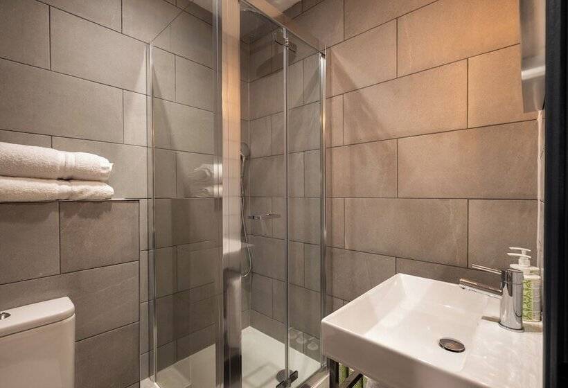 בית מלון כפרי The Stroud