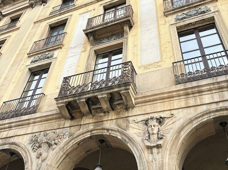 Hostal Porxos Garden