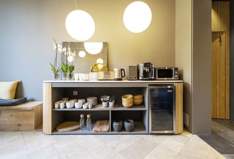 Hostal Porxos Garden