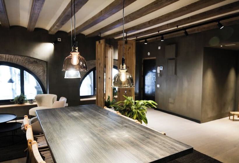 Hostal Porxos Garden