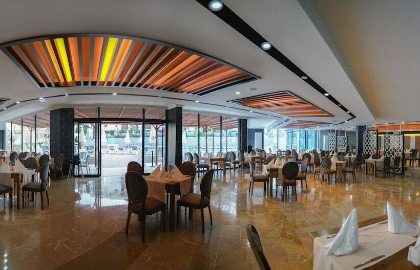 Hotel Clover Magic Park Side