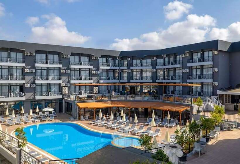 Hotel Clover Magic Park Side