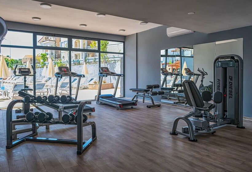 Hotel Clover Magic Park Side