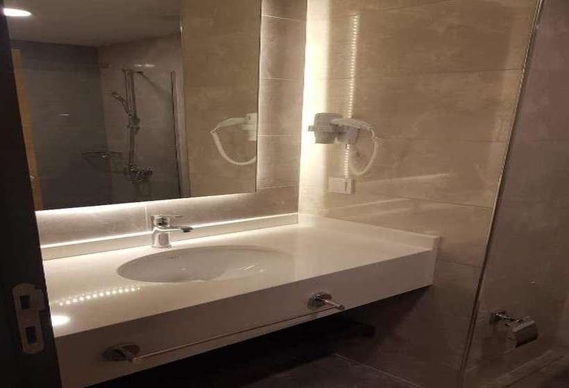 Hotel Clover Magic Park Side