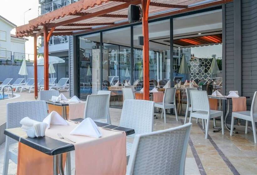 Hotel Clover Magic Park Side