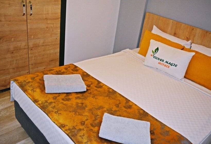 Hotel Clover Magic Park Side