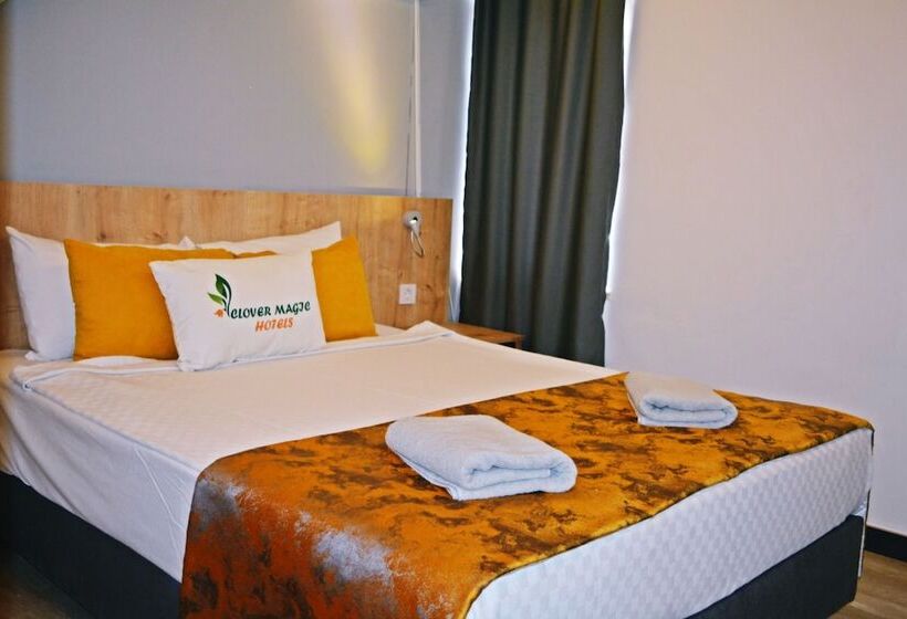 Hotel Clover Magic Park Side