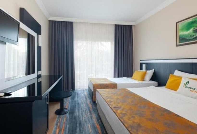 Hotel Clover Magic Park Side