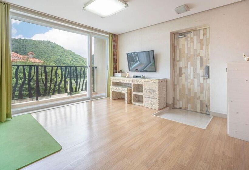 Gapyeong Applerotgi Pension