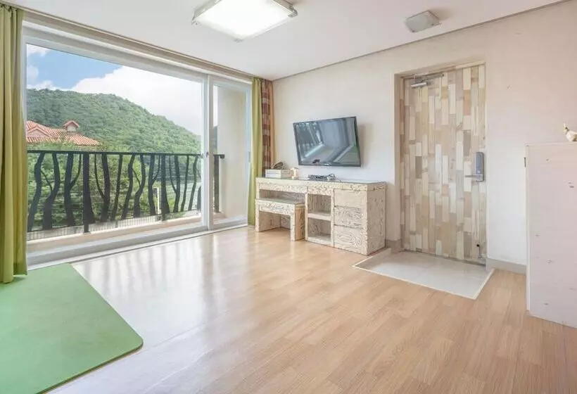 Gapyeong Applerotgi Pension