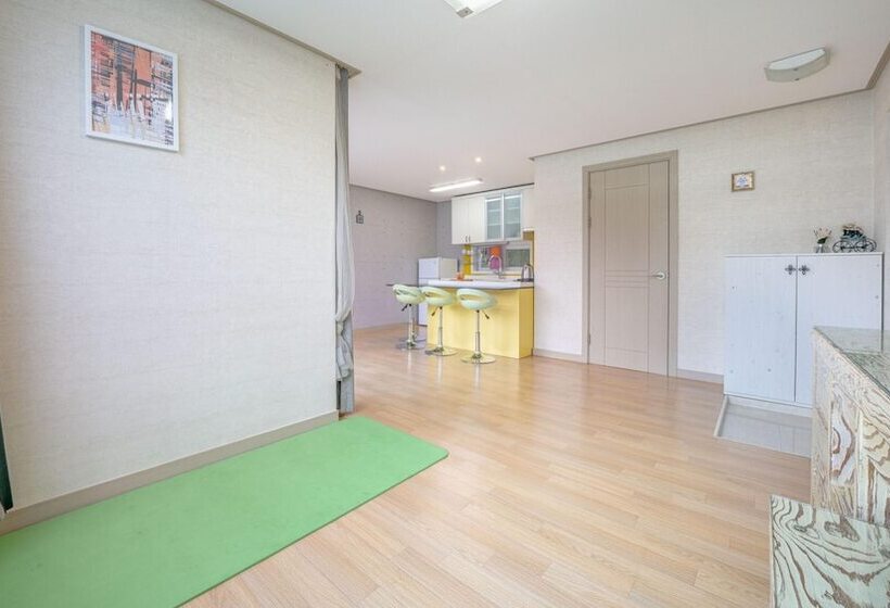 Gapyeong Applerotgi Pension