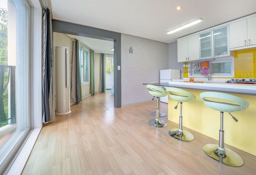 Gapyeong Applerotgi Pension