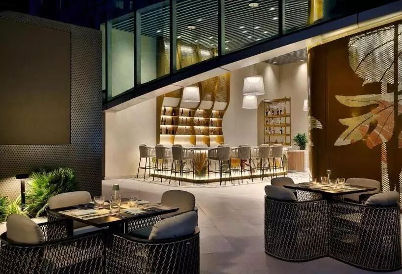 هتل Ciel Dubai Marina, Vignette Collection by IHG