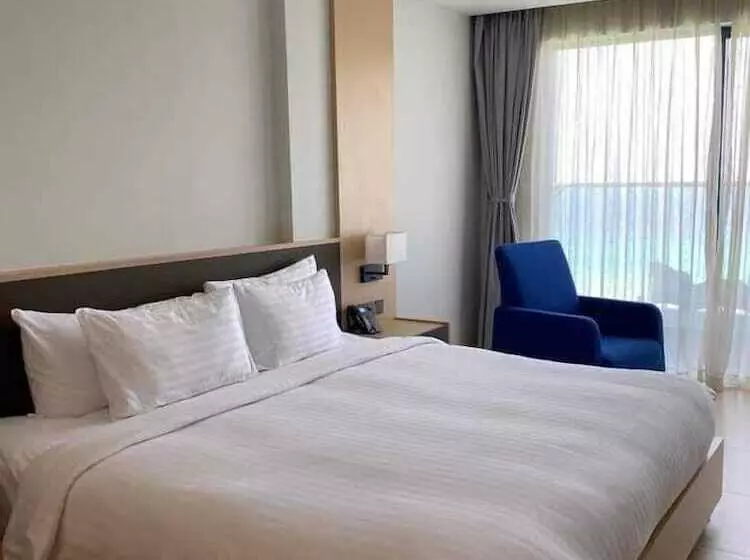 The Western Seaview Cam Ranh Condotel