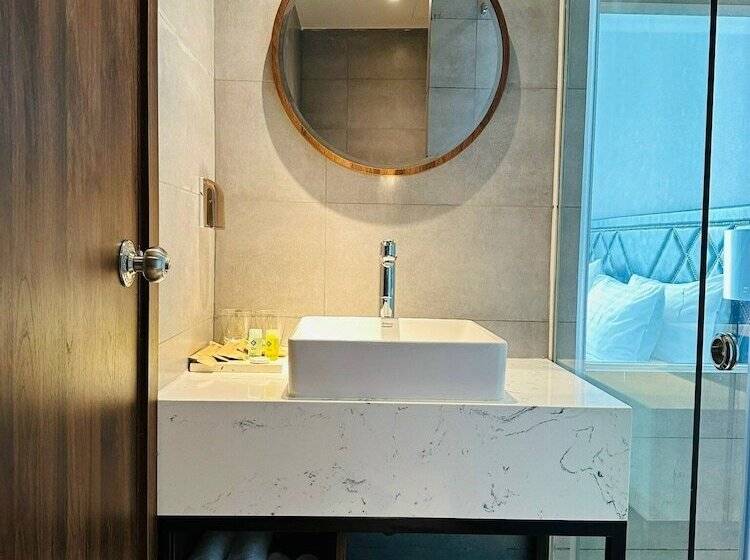 The Western Seaview Cam Ranh Condotel