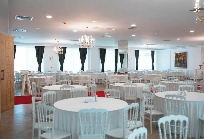 The Green Oasis Otel & Spa