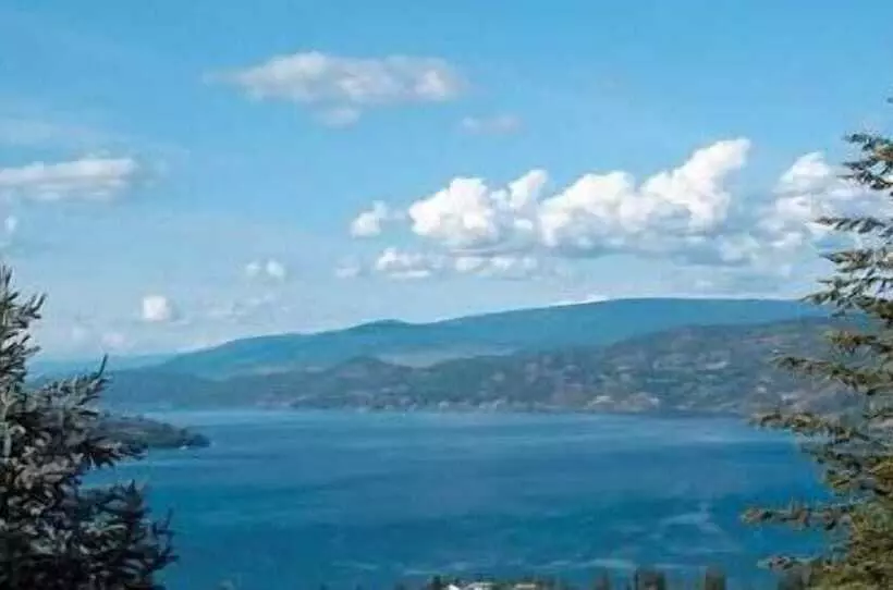 A View Of The Lake B & B