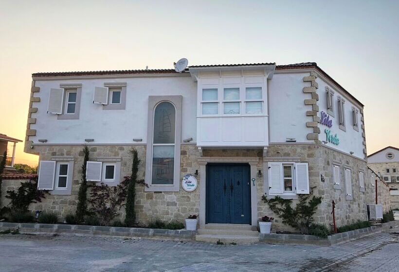 تختخواب و صبحانه Lilaverde Alacati   Adults Only